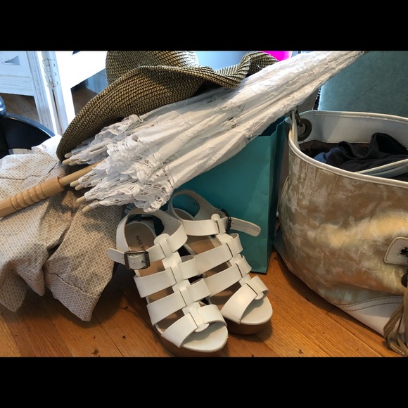 Trending now White Handbags Vintage Coach Purse - Picture 7 of 8